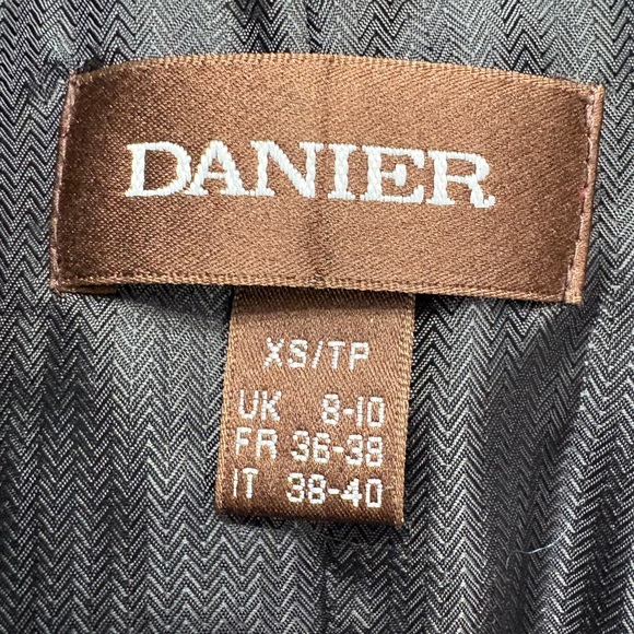 Danier Black Soft 100%Leather Trench Coat - Picture 5 of 7
